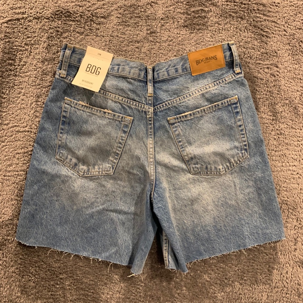 BDG Urban Outfitters Missouri Denim Shorts Mens‎ 28 Light Wash Raw Hem New